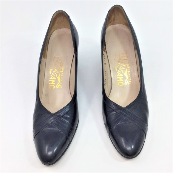 Salvatore Ferragamo Vintage Heels Black 7.5 AAAA - Picture 2 of 8